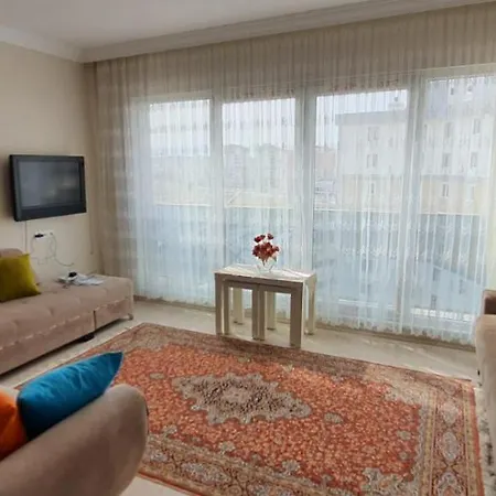 Daire 1+1 Herşey Mevcut Denize 2 Dk Antalya Larada Daire